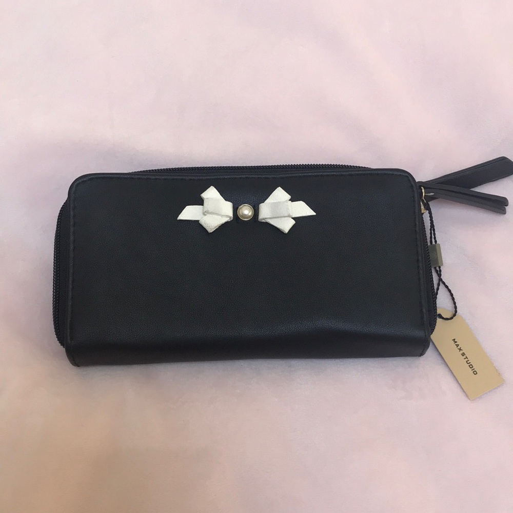 MAX STUDIO BLACK WALLET